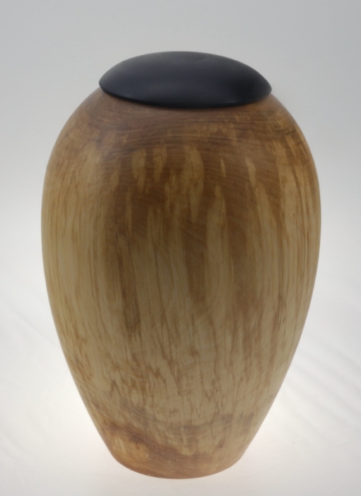 Wood funeral urn – #216- Spalted White Birch 7,25 x 11in. Wood funeral urn - #216- Spalted White Birch 7,25 x 11in.