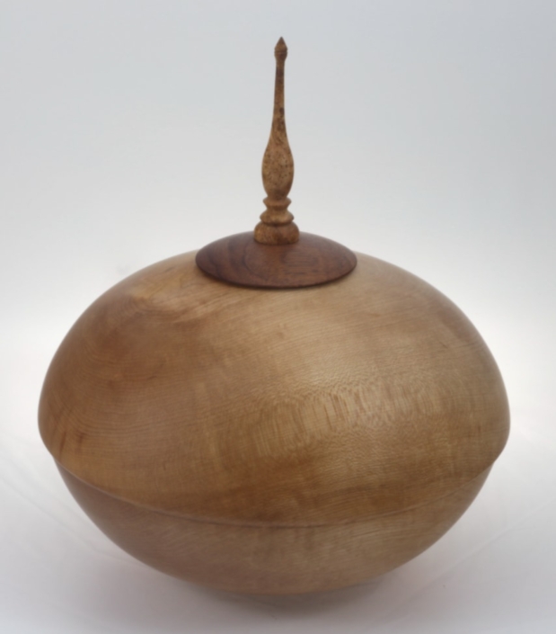 Wood funeral urn - #218-Maple 9,5 x 11in.